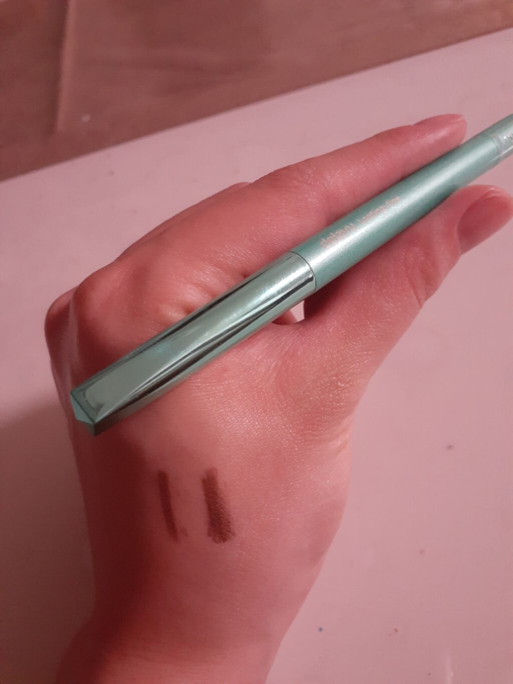 「密着アイライナー」クリームペンシル/デジャヴュ/ペンシルアイライナーを使ったクチコミ(1枚目)