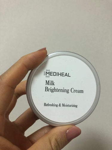 【使った商品】MEDIHEALミルクブライトニングクリーム
【使用感】しっかり保湿されるけど、あんまりベタつきとか重さがないので、夜はもちろん朝でも使える！
【良いところ】とにかく重くない、のに保湿される点！メイク前に使っても全然ヨレとか気にしなくて大丈夫なのがありがたい。
【イマイチなところ】缶だから衛生面が気になる…………かな…………
【どんな人におすすめ？】重いクリーム苦手！なひとはぜひおすすめですの画像 その0