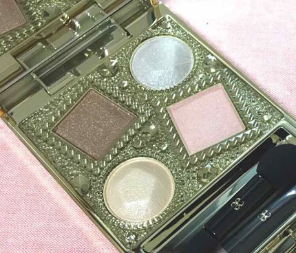 エレガンス ヌーヴェル アイズ/Elégance/アイシャドウパレットを使ったクチコミ(1枚目)