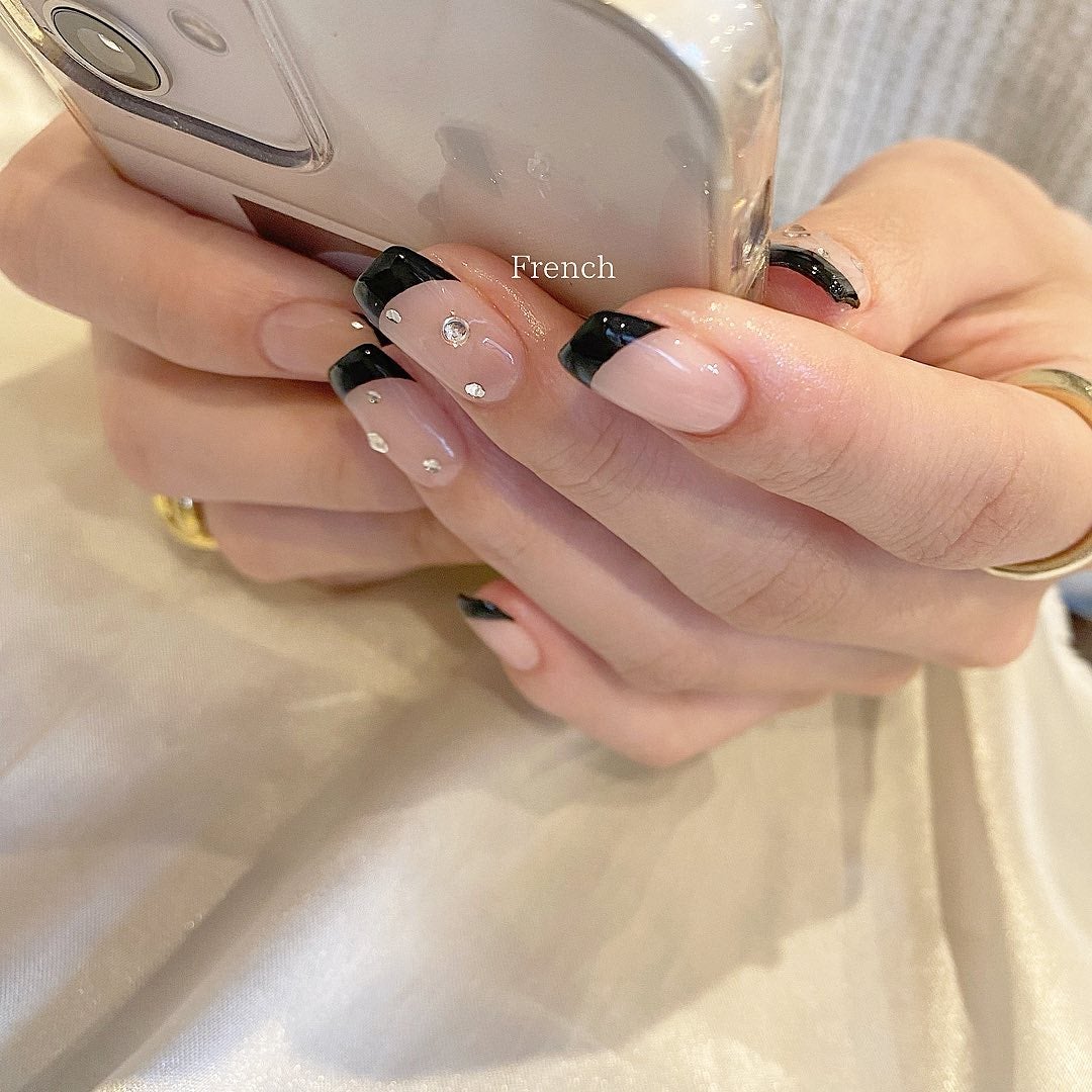 mina on LIPS 「French🖤Crystal大濠ネイルサロンNail&Beau..」(1枚目)