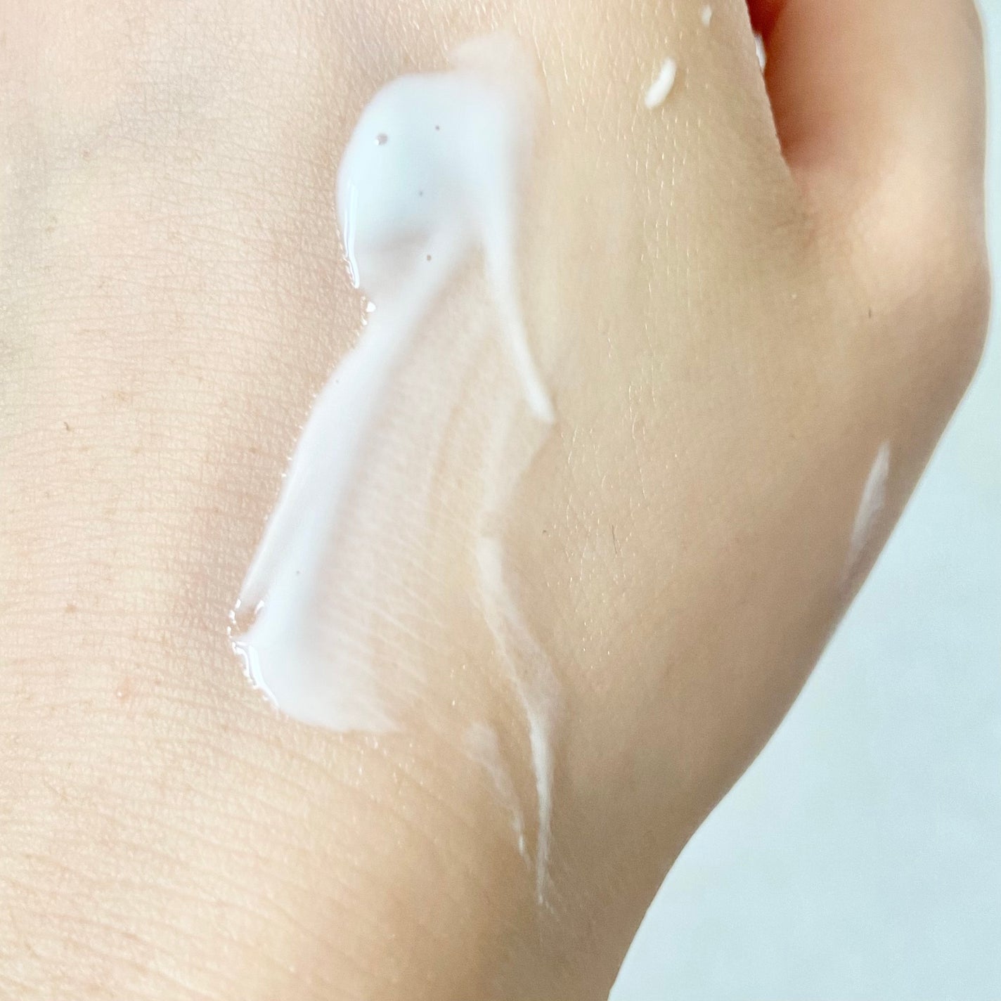 ウォーターメロン パンチ カミング サンスクリーン / スイカサンクリーム / SPF 50+ PA++++ /ビューランチ/日焼け止めクリームを使ったクチコミ(4枚目)