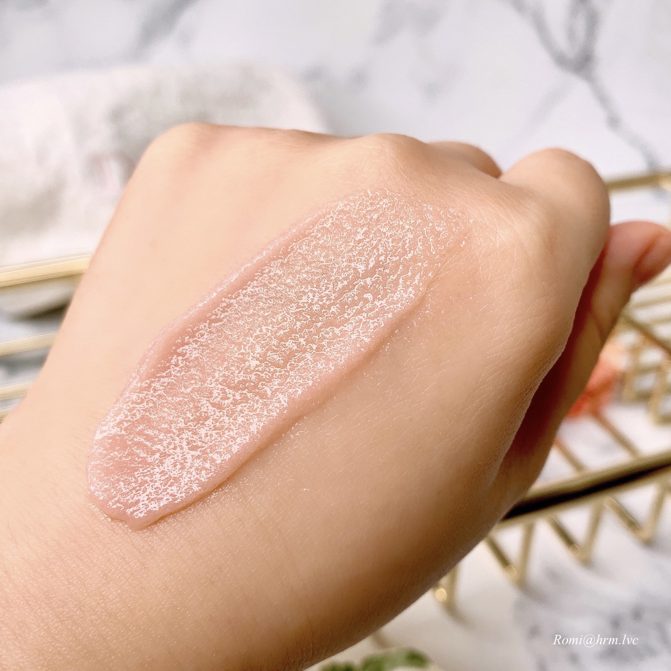 Dior プレステージ ル ゴマージュのクチコミ「Romiの長年使用中の愛用スキンケア製品。

ディオールが所有するディオール ガーデンで、オー.....」（3枚目）