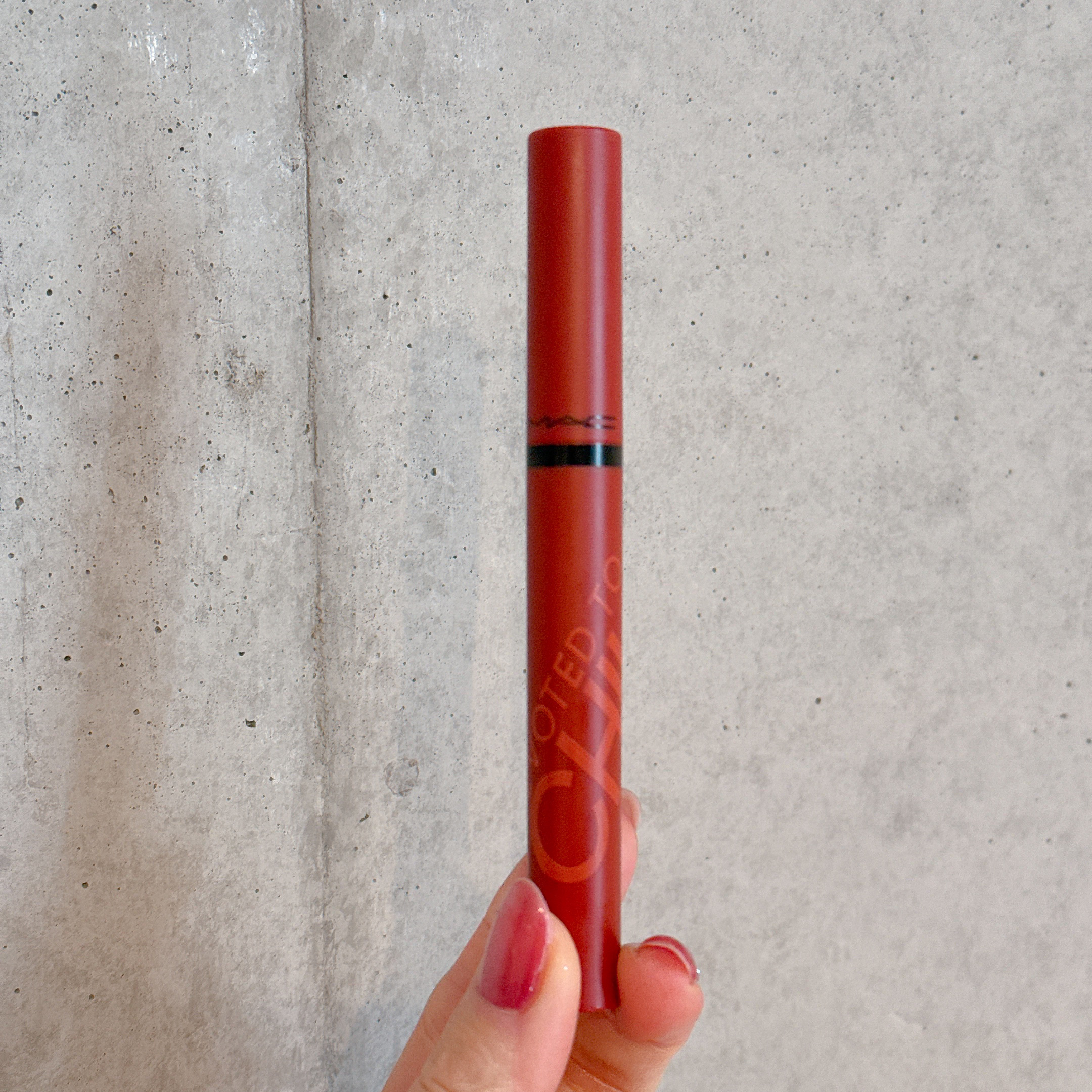 パウダー キス ベルベット ブラー スリム リップスティック/M・A・C/口紅を使ったクチコミ（2枚目）