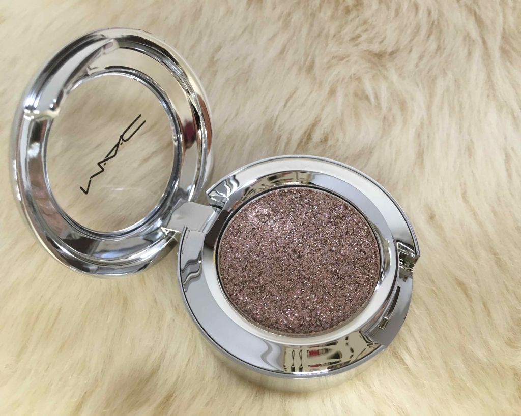 シャイニー プリティ シャドウ/M・A・C/単色アイシャドウを使ったクチコミ（1枚目）