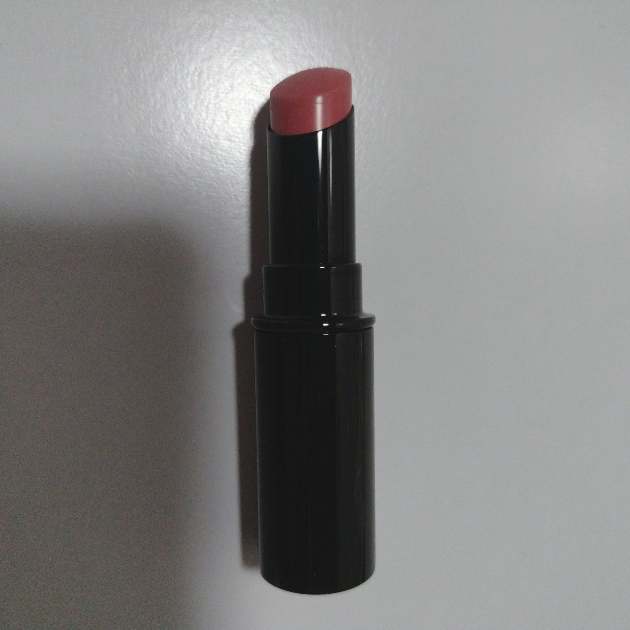 まさに粘膜。
白味ピンクこの色いい。
限定なんですよね。

リプモンよりもったりしています。
比べるとなので、これはこれであり。

もう一色位欲しいな。

ネンマクフェイクルージュは公式のパーソナルカラーチャートがあるので色選びを失敗しにく