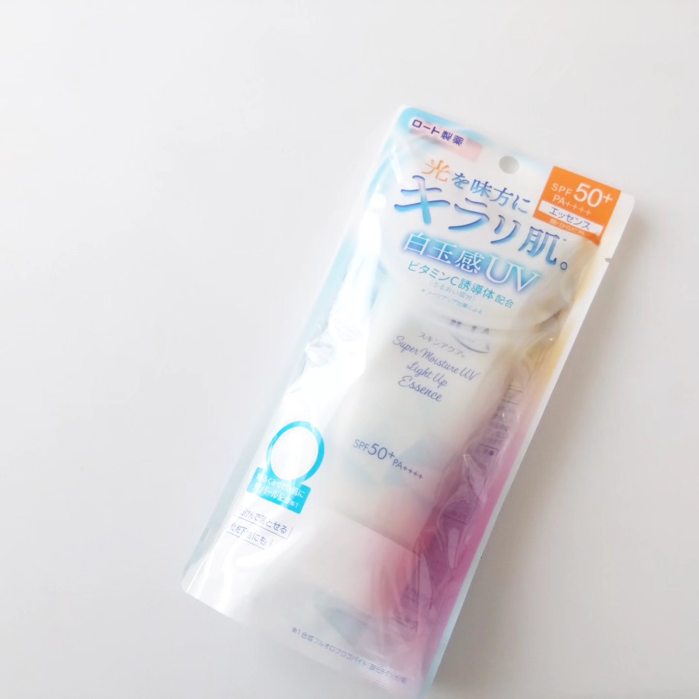 スーパーモイスチャーUVライトアップエッセンス/スキンアクア/日焼け止めローションを使ったクチコミ（2枚目）