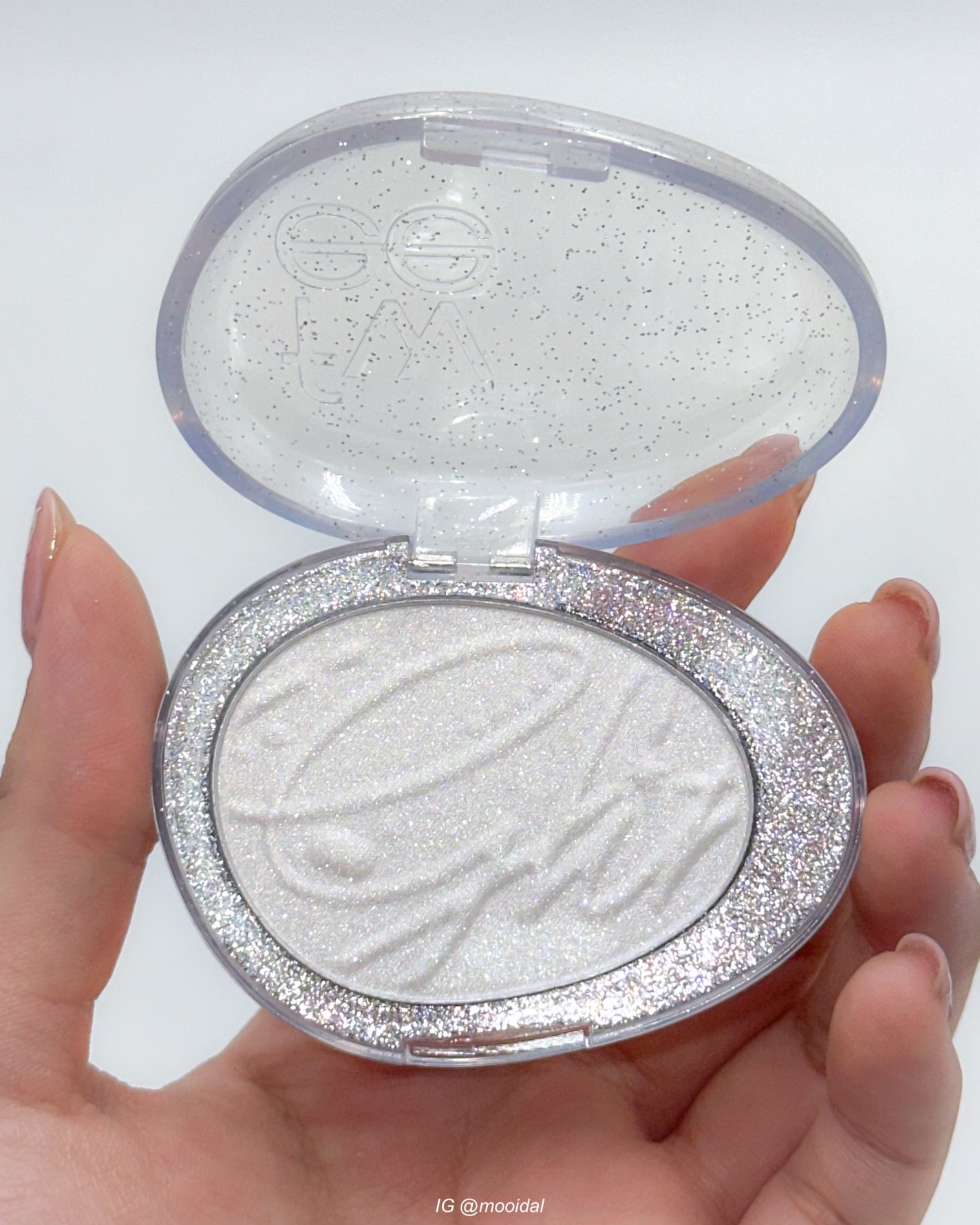 フィー グリッツストーンハイライター/fwee/パウダーハイライトを使ったクチコミ(5枚目)