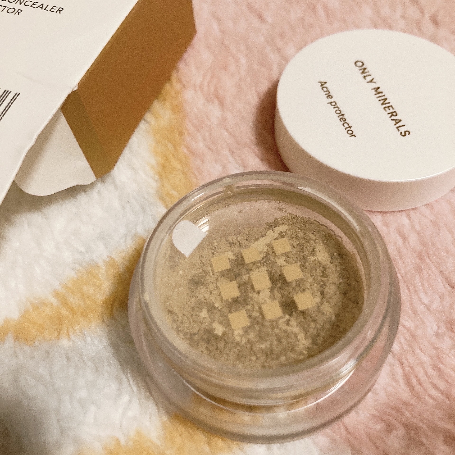 薬用コンシーラー アクネプロテクター/ONLY MINERALS/パウダーコンシーラーを使ったクチコミ（2枚目）