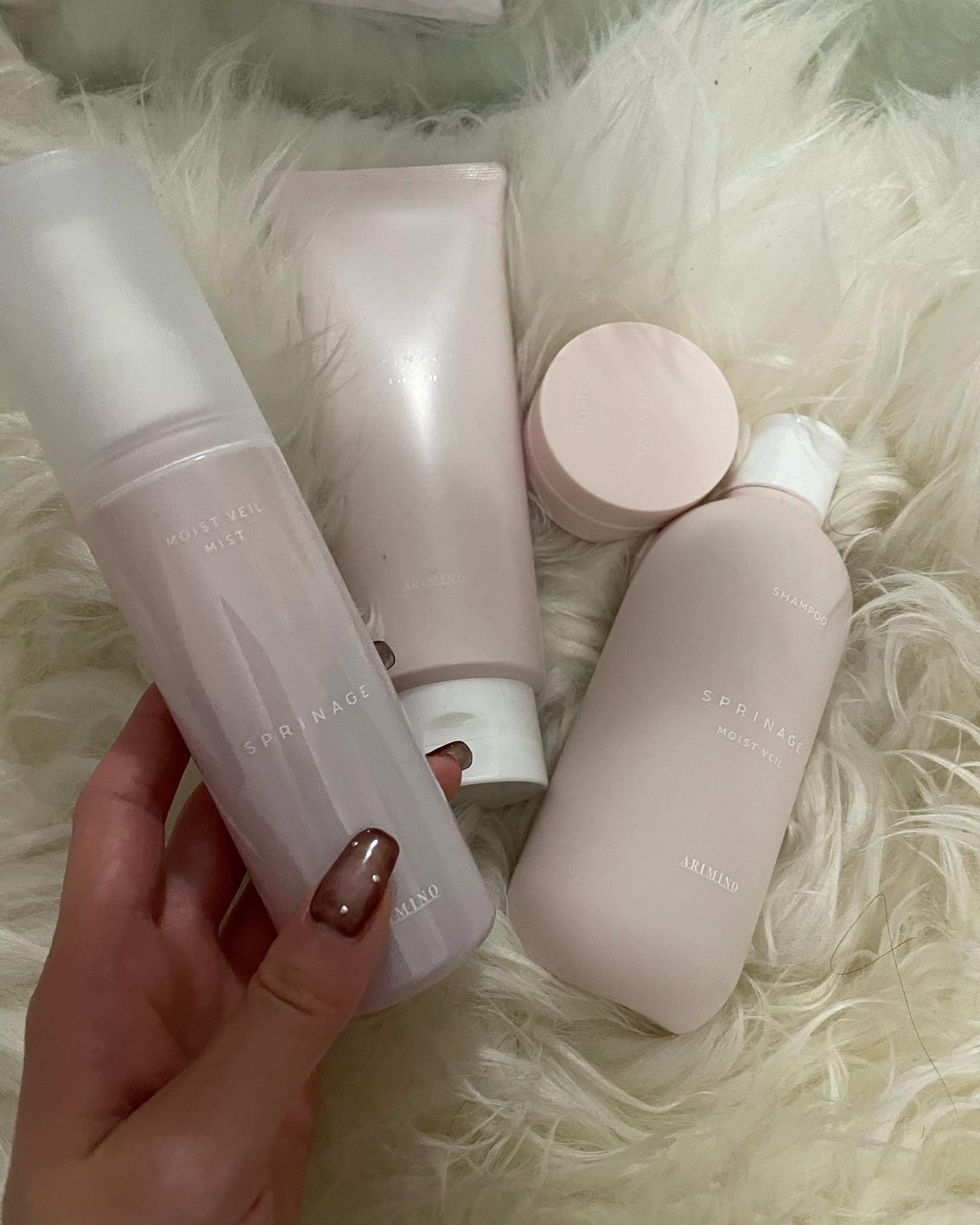 AYAKA♡原宿 美容師 on LIPS 「..最近の梅雨の湿気対策🫶🏻アリミノのスプリナージュ☀️泡立ち..」(2枚目)