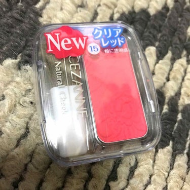 セザンヌ  ナチュラルチークN  クリアレッド
を買いました😂
まず値段の安さに驚き😳360円(税抜)！
安い！安過ぎる！
それにクチコミもいいし、好きなYouTuberさんが使っていたとのもあり購入🤤