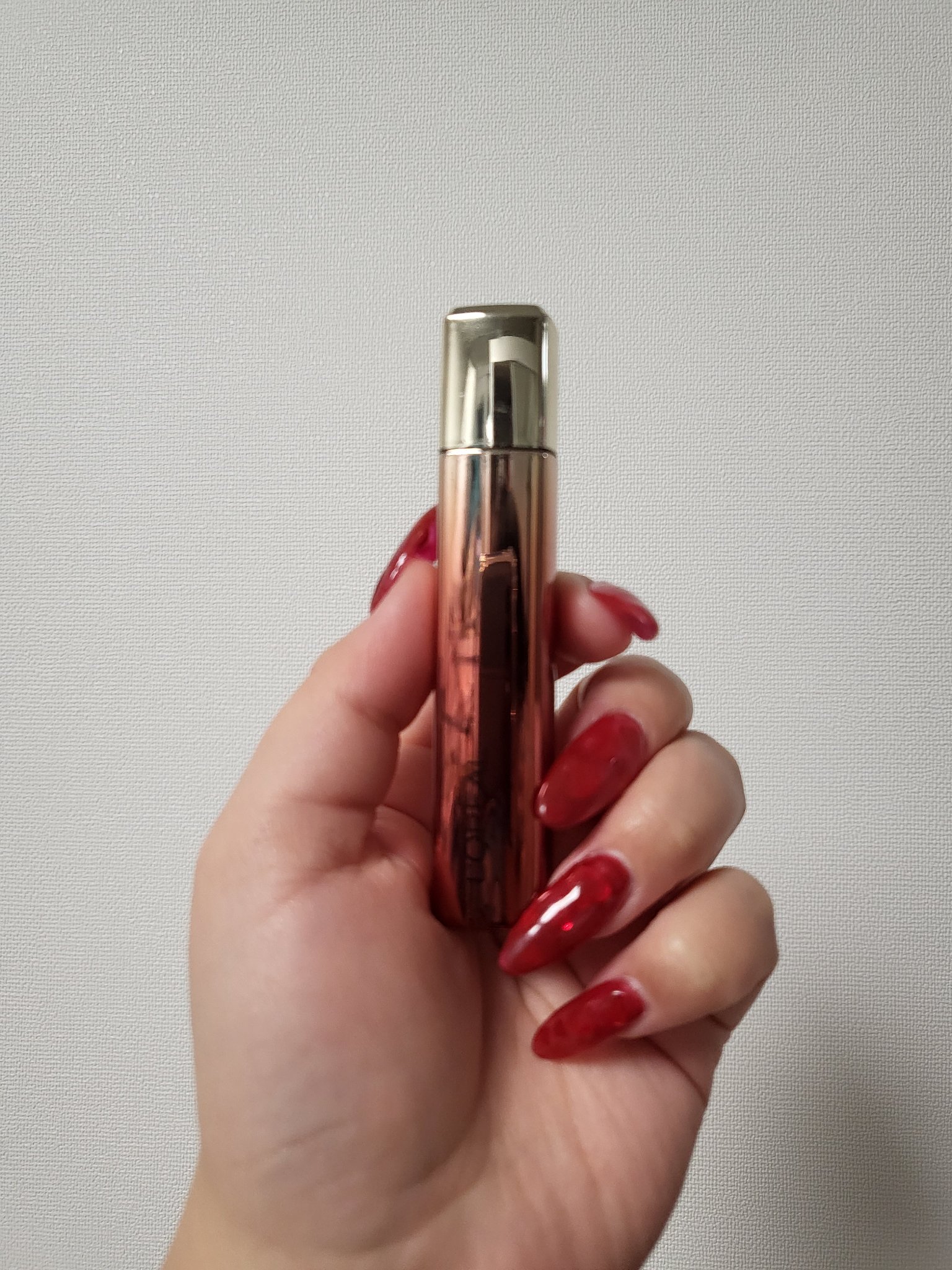 ロレアル パリ ユイルカレス 805 ダークレッド ユイルカレス 805 ダークレッド / ロレアル パリ( LOREAL PARIS) | LIPS