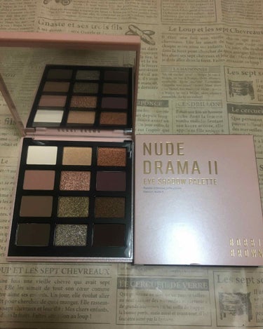 BOBBI BROWN ヌード ドラマ II アイシャドウ パレットのクチコミ「ボビーブラウン のヌードドラマⅡアイシャドウパレット🎨をお迎えしました。

画像が暗いですが、.....」（1枚目）