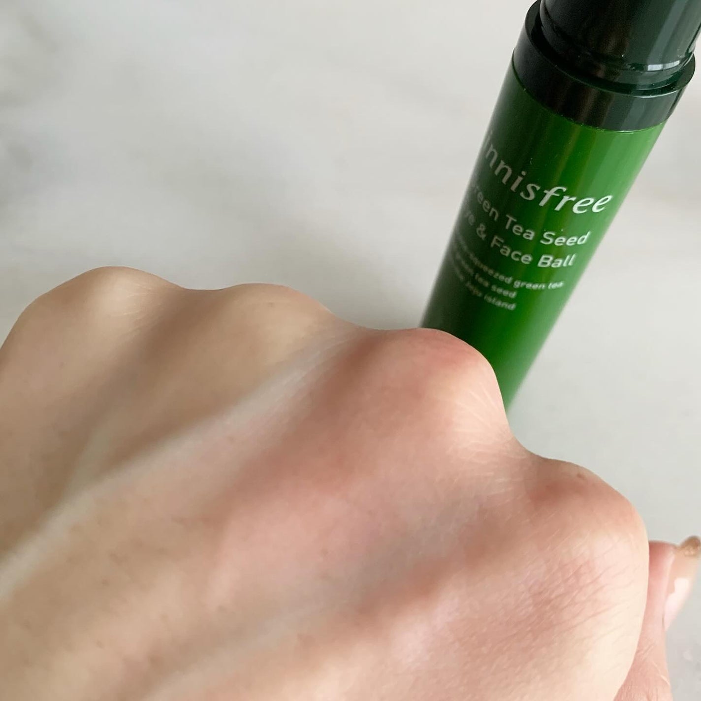 グリーンティーシード モイスト アイ&フェイスボール/innisfree/美容液を使ったクチコミ(4枚目)