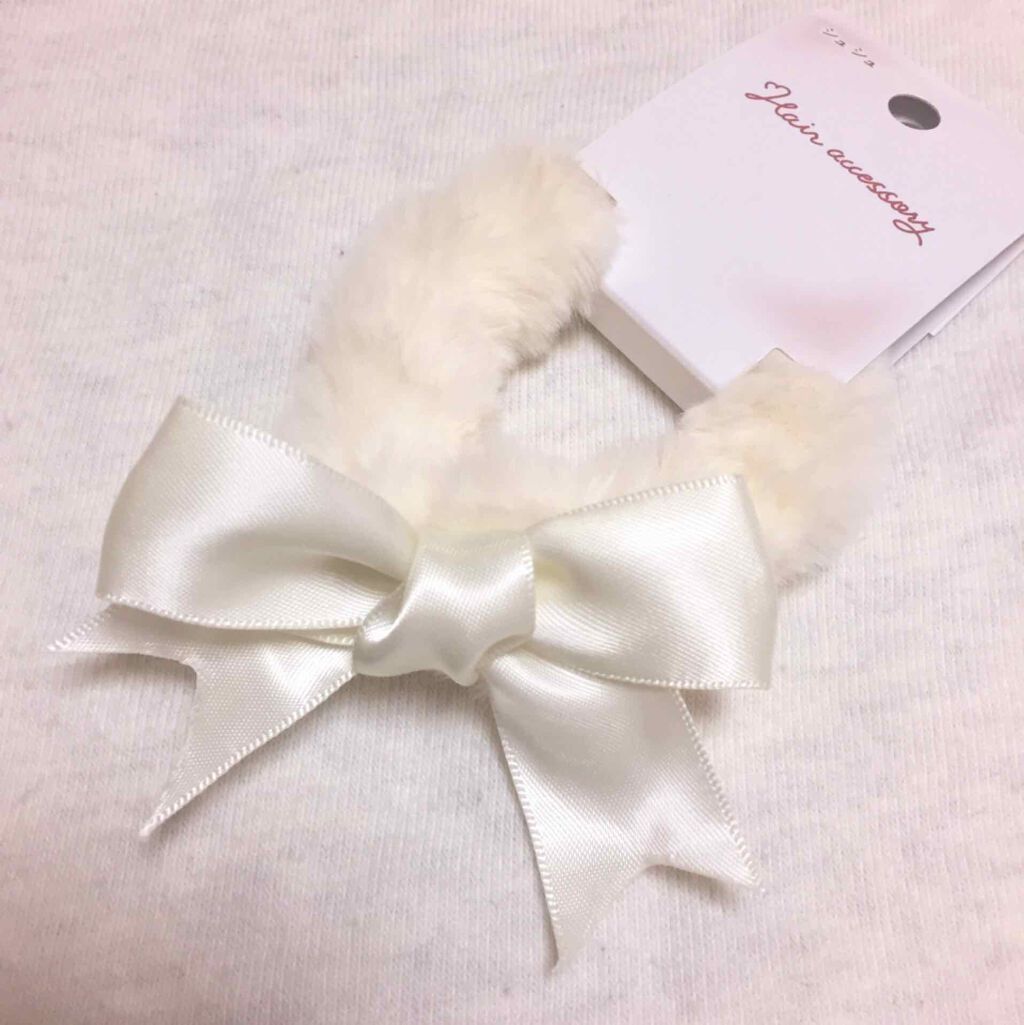こすめのーと on LIPS 「ふわふわリボンヘアゴム💕✨🎀もうすぐ春の到来だけど、まだ2月が..」(1枚目)