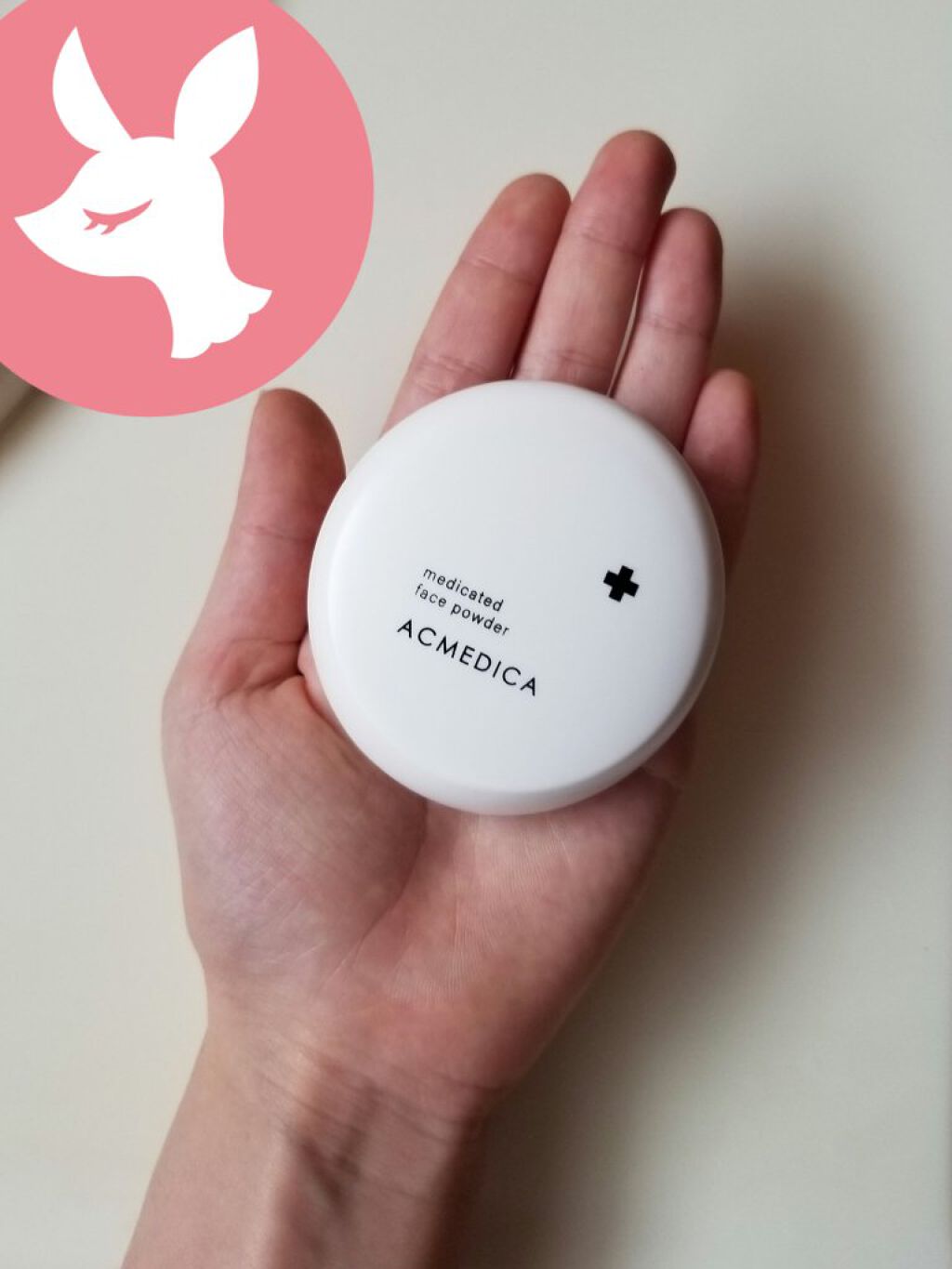 アクメディカ 薬用 フェイスパウダー クリア N/ナリスアップ/プレストパウダーを使ったクチコミ（2枚目）