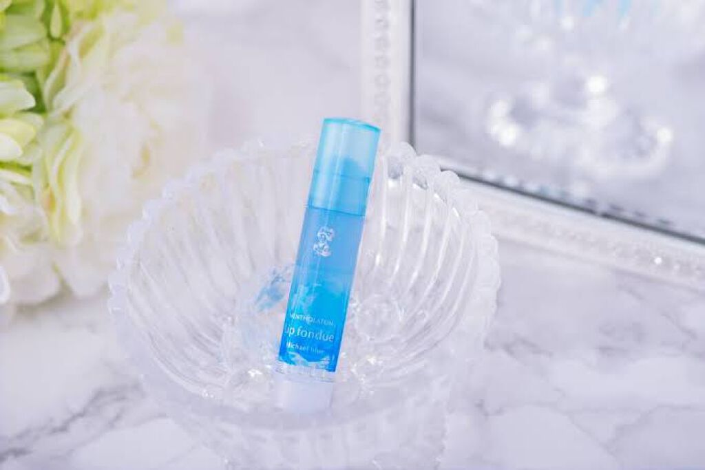 りの on LIPS 「ブルーリップキラキラしていて使いやすいし何よりも可愛いぜひ使っ..」(1枚目)