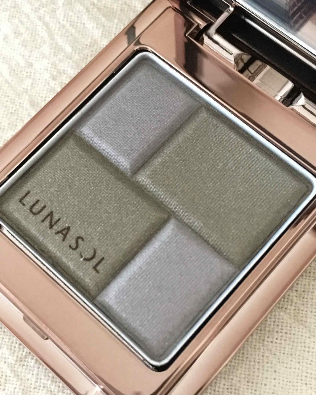 メルティングカラーアイズ/LUNASOL/アイシャドウパレットを使ったクチコミ（2枚目）