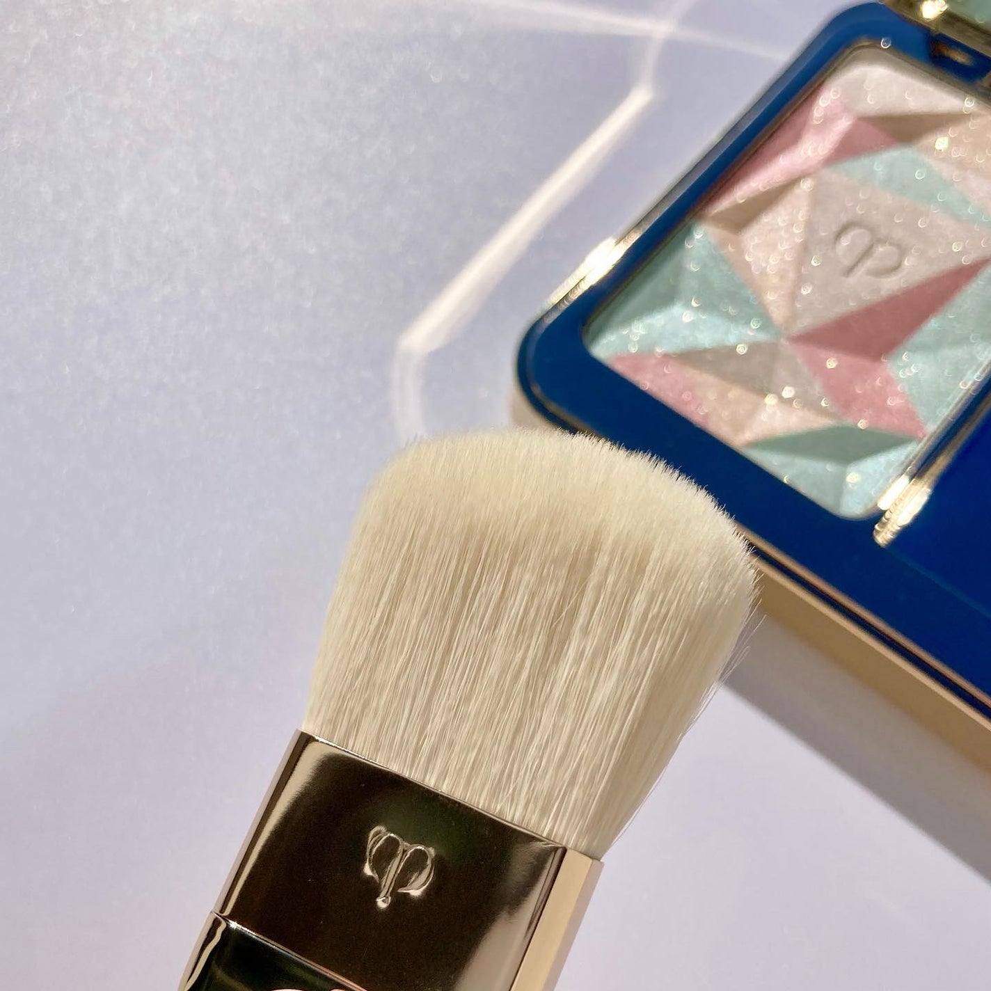 ル・レオスールデクラ /クレ・ド・ポー ボーテ/パウダーハイライトを使ったクチコミ(4枚目)