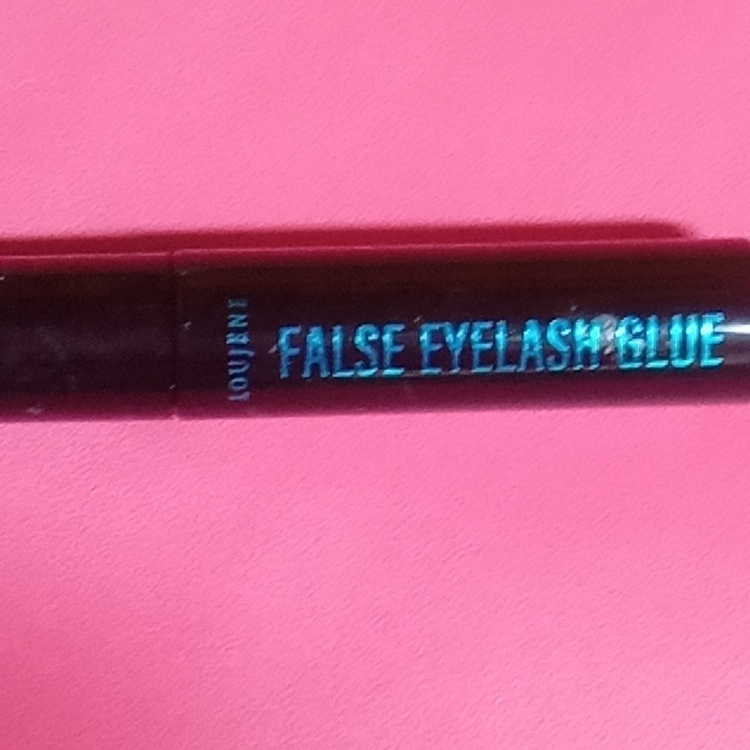 LJ つけまつげ用のり/LOUJENE/その他化粧小物を使ったクチコミ（1枚目）