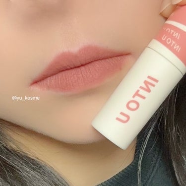 \ミステリアスな雰囲気に🫧/

────────────
♡INTO U  Super Matte Lip&Cheek Mud
    EM10  クィーンローズティー
────────────

低彩度のくすみピンク色。ちょっとグレーがかっていて、絶妙なお洒落カラーのおかげで、色っぽく、ミステリアスな雰囲気に仕上がる🫧


アイシャドウも低彩度のカラーを使うと統一感が出て素敵に仕上がること間違いなし😉
ぜひチェックしてみてね💫






#INTOU #スーパーマットリップ＆チークマッド #クイーンローズティー
#マットリップ　#中国コスメ　#中華メイク


の画像 その2