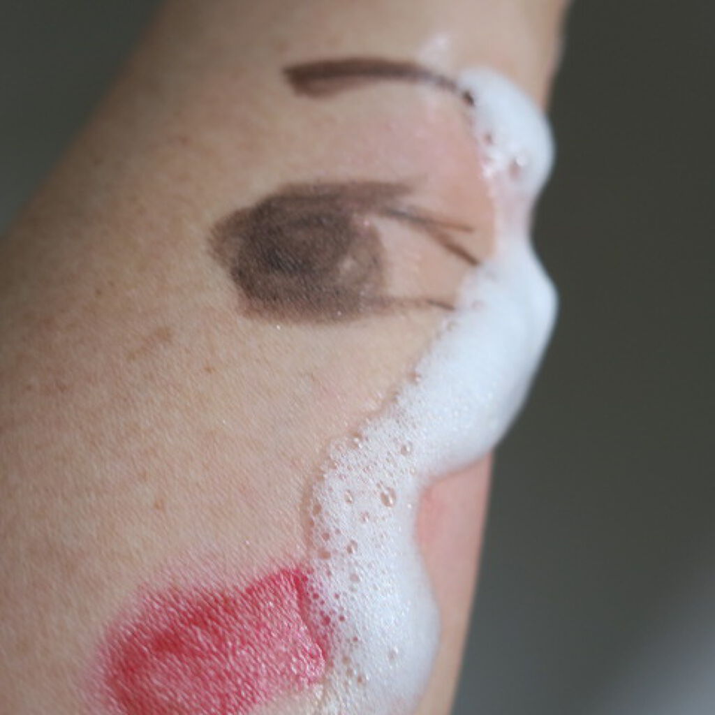 パチパチはたらくメイク落とし/ビオレ/クレンジングウォーターを使ったクチコミ（2枚目）