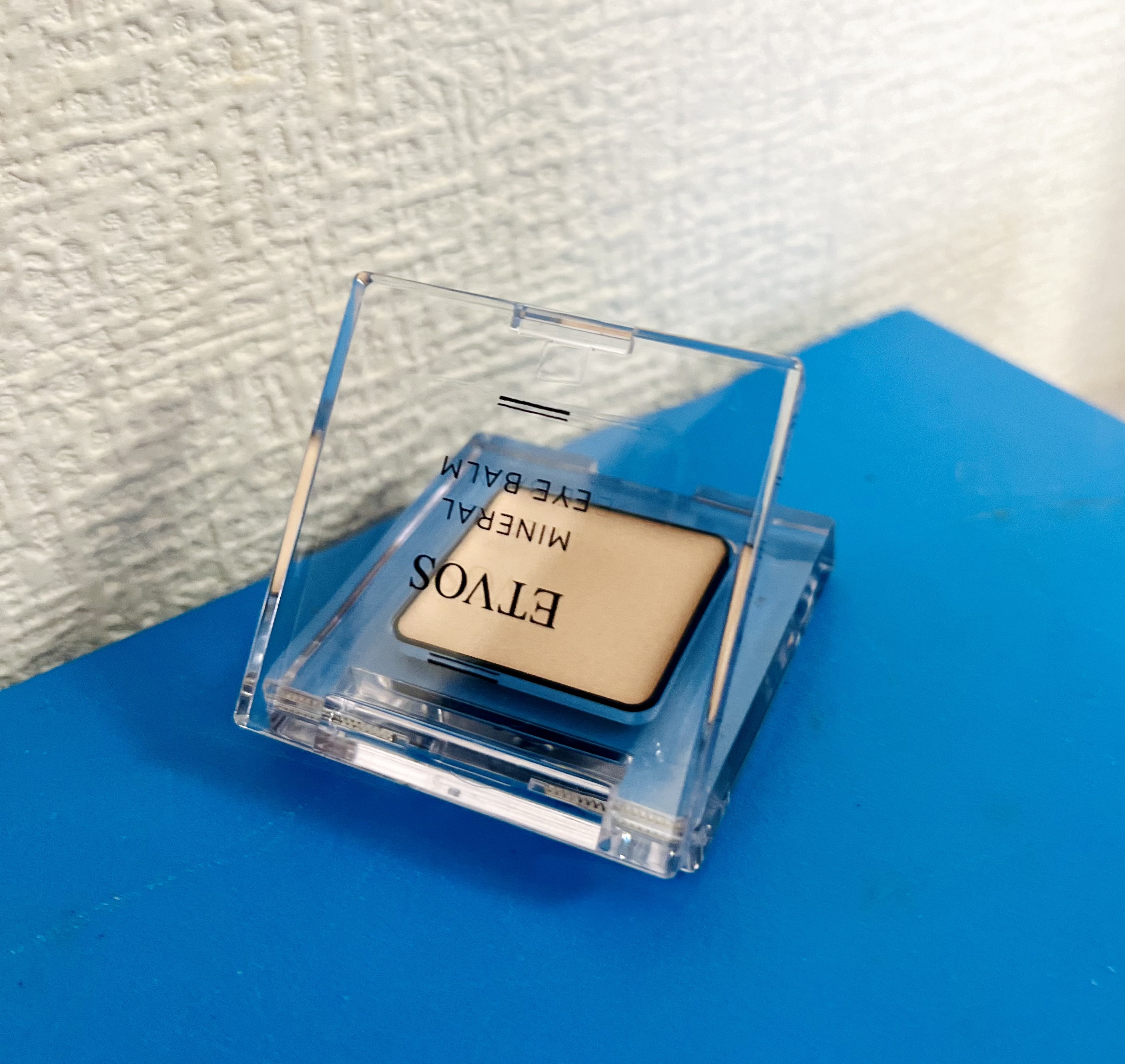 ミネラルアイバーム シャンパンアイボリー/エトヴォス/ジェル・クリームアイシャドウを使ったクチコミ（1枚目）