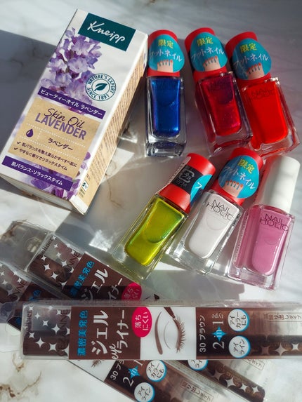 ペディキュア コレクション カスタムジェラート WT056 ミニマシュマロ/ネイルホリック/マニキュアを使ったクチコミ(1枚目)