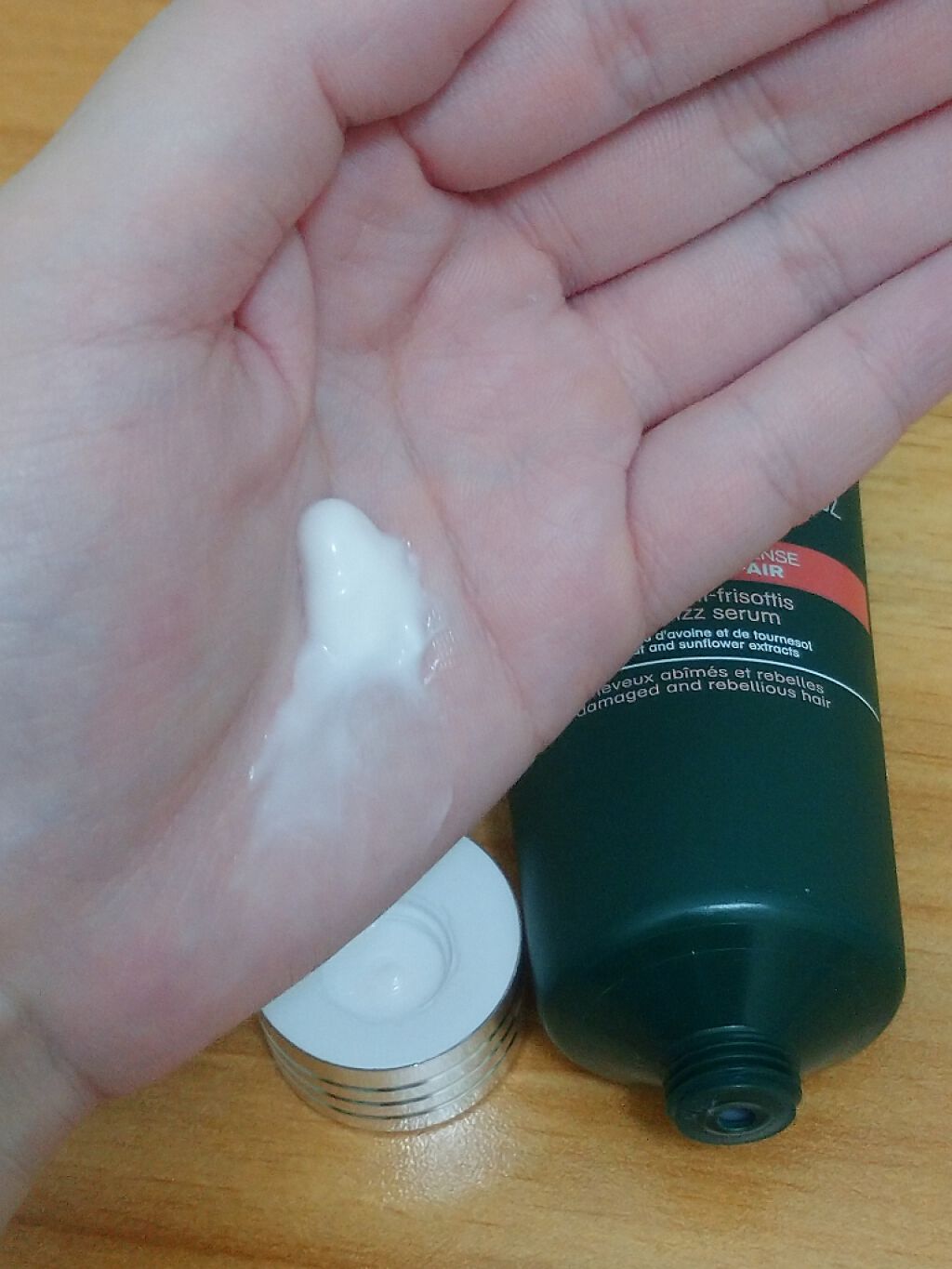 ファイブハーブス リペアリングヘアミルクセラム/L'OCCITANE/ヘアミルクを使ったクチコミ（2枚目）