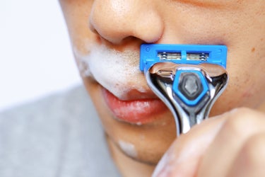 T字カミソリおすすめ6選【2023最新】男性の髭剃りやすね毛に人気のアイテムを紹介！