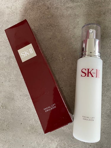 SK-II フェイシャル リフト エマルジョンのクチコミ「税込 14,300 円
フェイシャル リフト エマルジョンSK-II
うるおいのあるみずみずし.....」（2枚目）