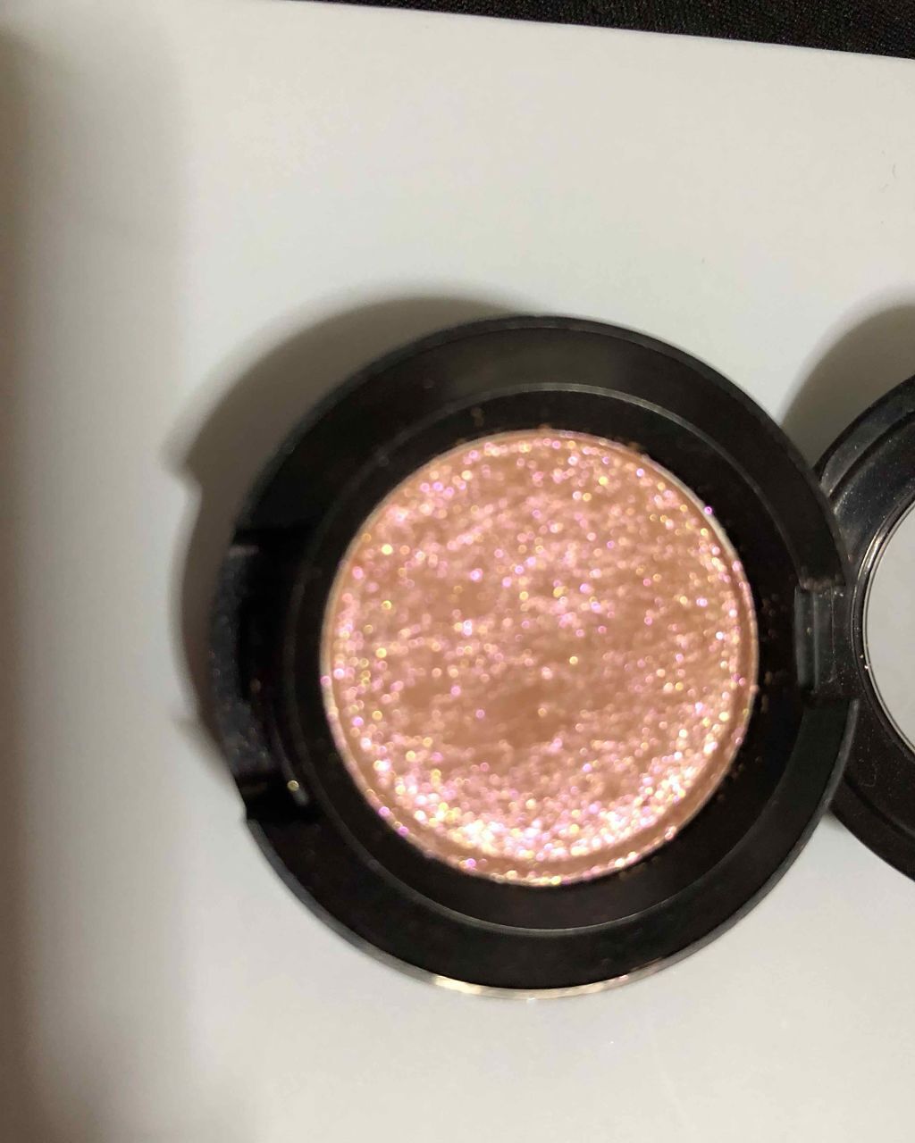 ダズルシャドウ/M・A・C/単色アイシャドウを使ったクチコミ(2枚目)