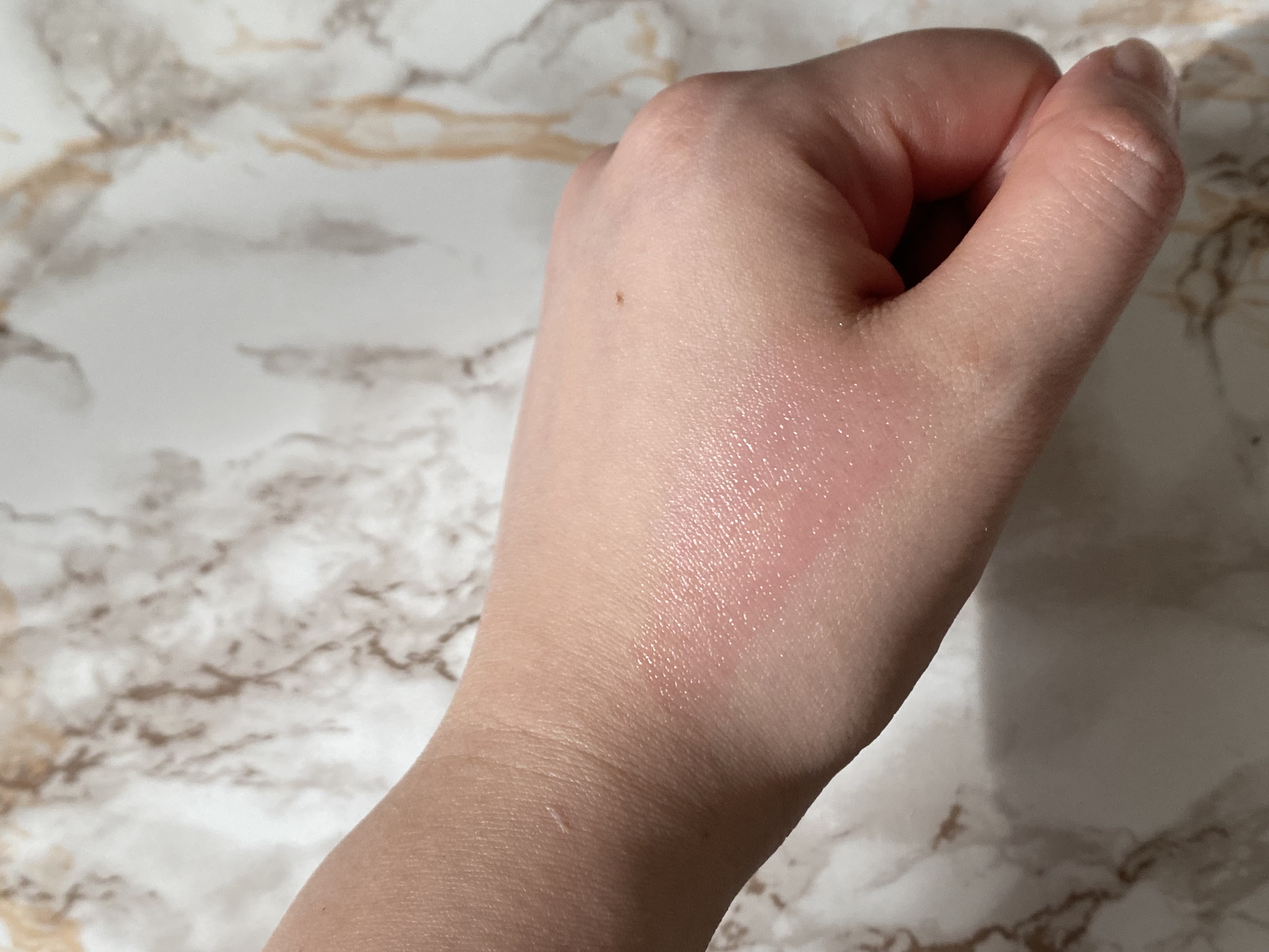 モイストピュアカラーリップ チェリーレッド/ニベア/リップクリームを使ったクチコミ（3枚目）