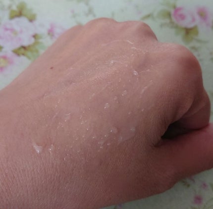 ダイアン パーフェクトビューティー パーフェクトモイストエッセンスのクチコミ「パサつき・広がる髪に
ぷるぷる美容液で新うるおい体験✨ 
中は、白のぷるぷるのジェリー✨
スイ.....」(3枚目)