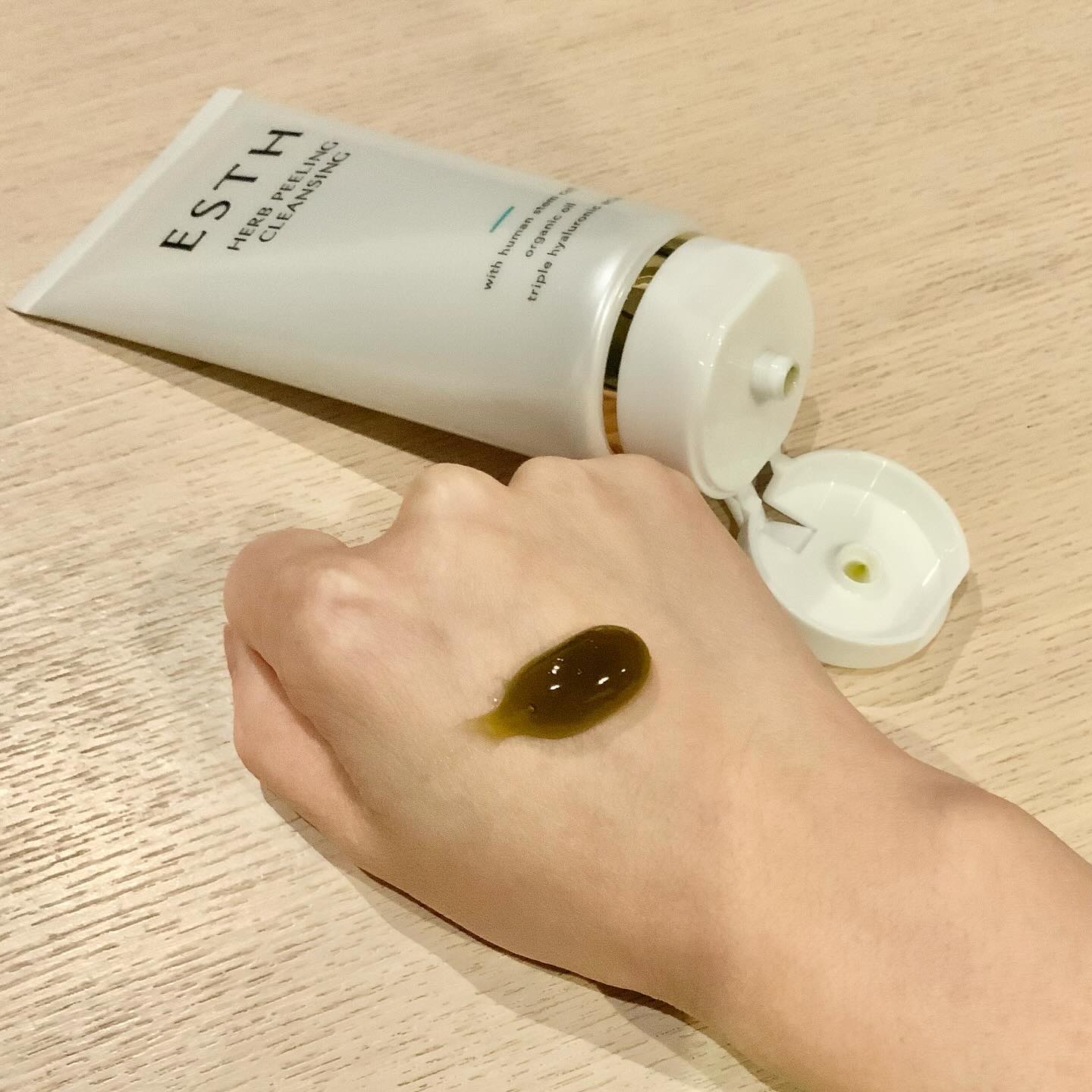 ハーブピーリングクレンジング/ESTH/クレンジングジェルを使ったクチコミ（3枚目）