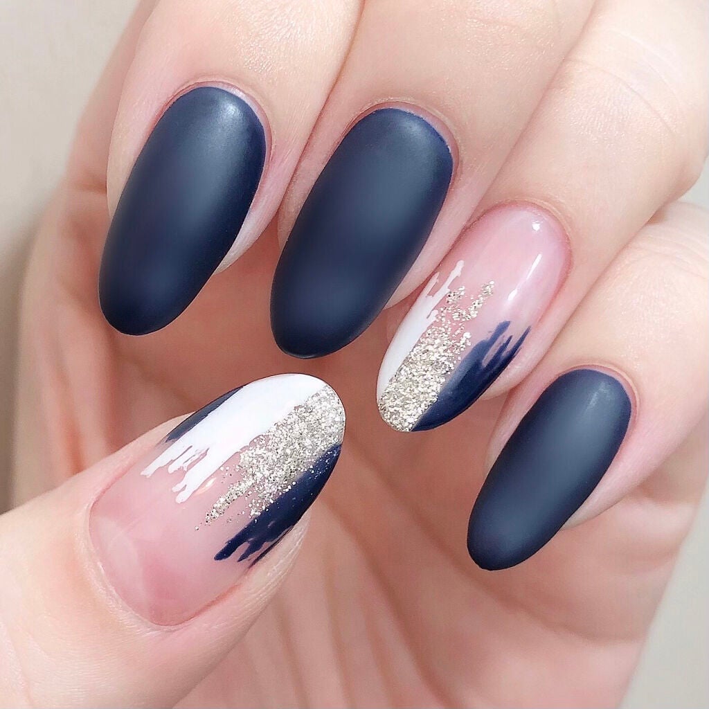 AYA on LIPS 「.#今月のAYAネイル9月のネイル❤️驚くほど可愛くない??..」(1枚目)