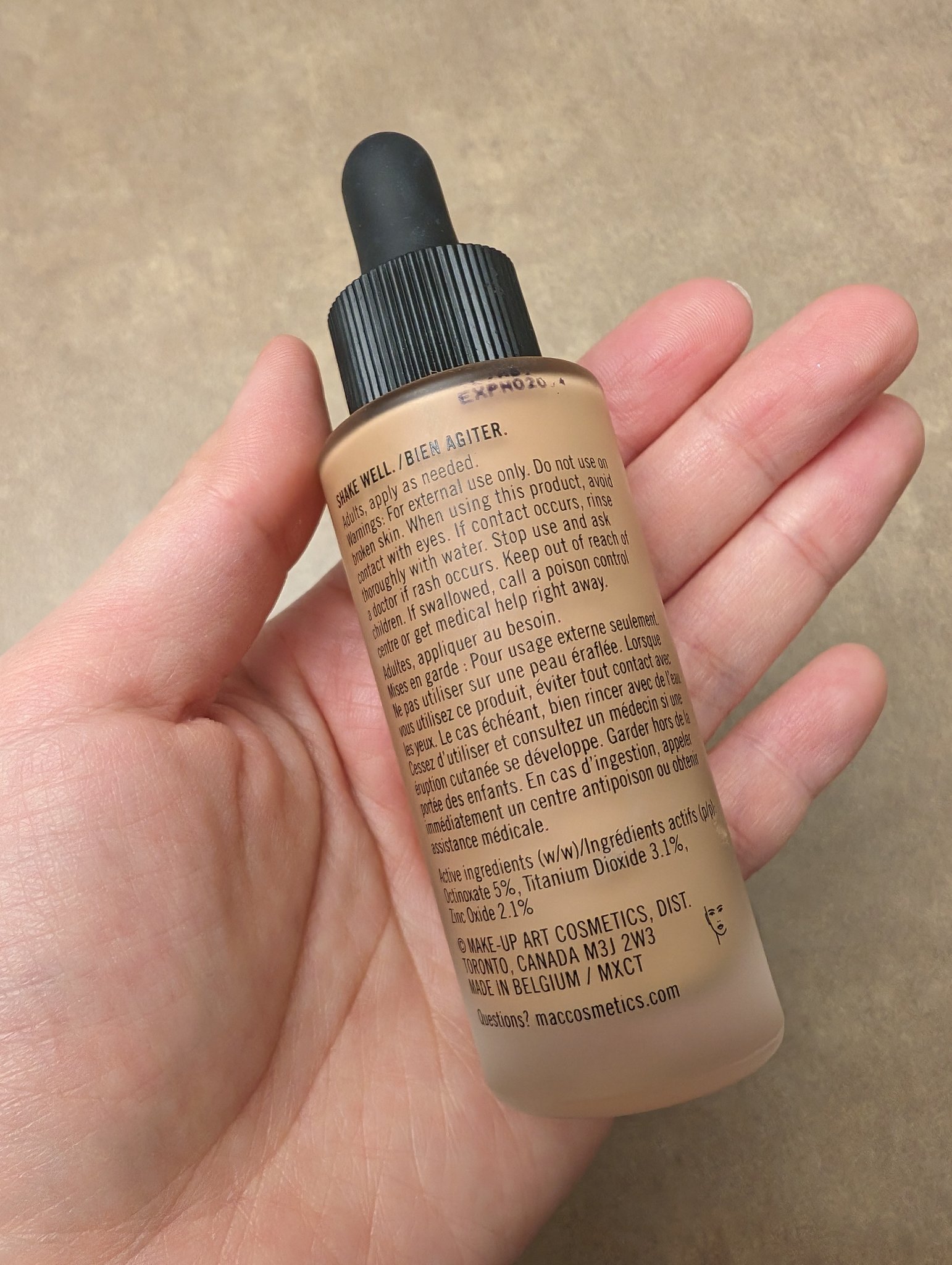 スタジオ ウォーターウェイト SPF 30 ファンデーション NC30/M・A・C/リキッドファンデーションを使ったクチコミ（2枚目）