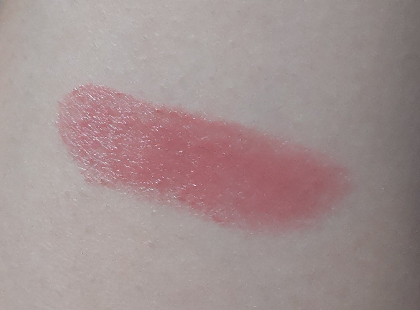 なの on LIPS 「ヴィセネンマクフェイクルージュ💄💋夜明けの人魚すばらしい粘膜色..」(1枚目)