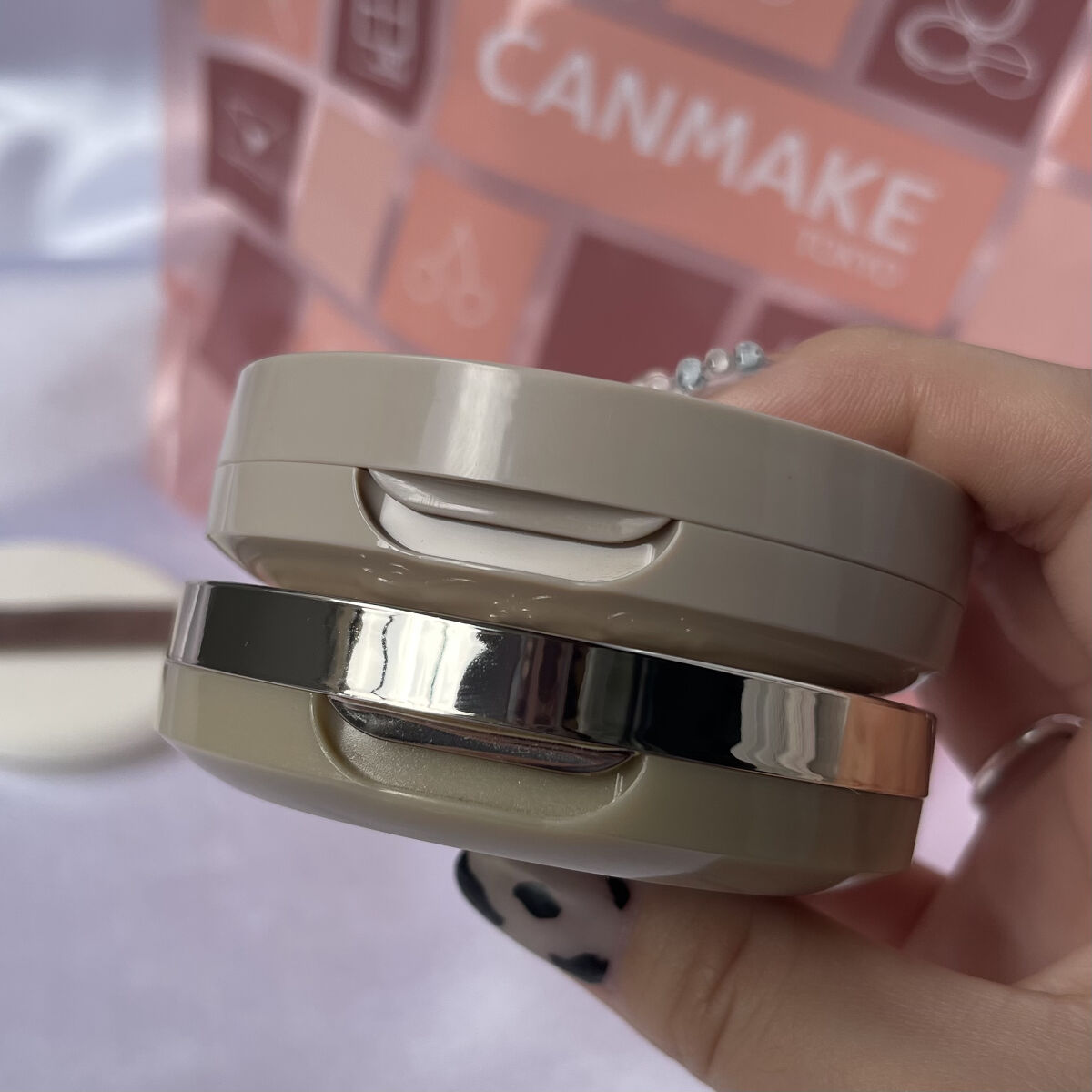 マシュマロフィニッシュパウダー　～Abloom～/キャンメイク/プレストパウダーを使ったクチコミ（3枚目）