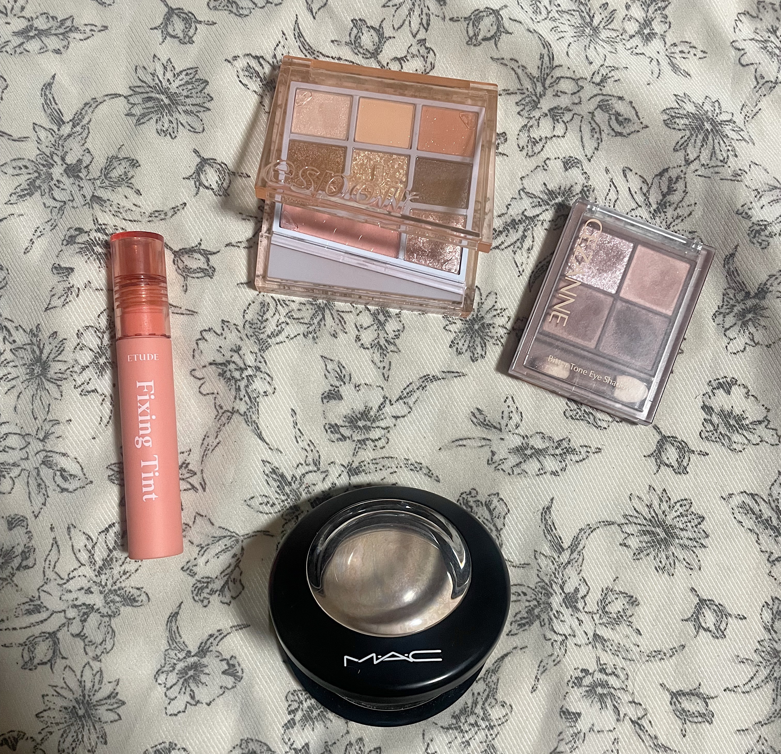 シャンデリアエディション(アイシャドウ/リップグロス)/espoir/メイクアップキットを使ったクチコミ（1枚目）