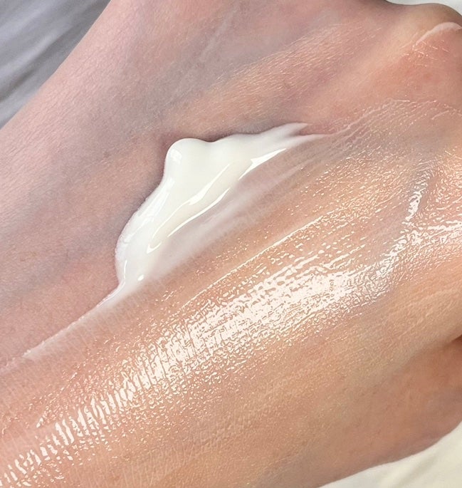 ダルバ ウォータフル エッセンス サンクリーム/ダルバ/日焼け止めクリームを使ったクチコミ(4枚目)