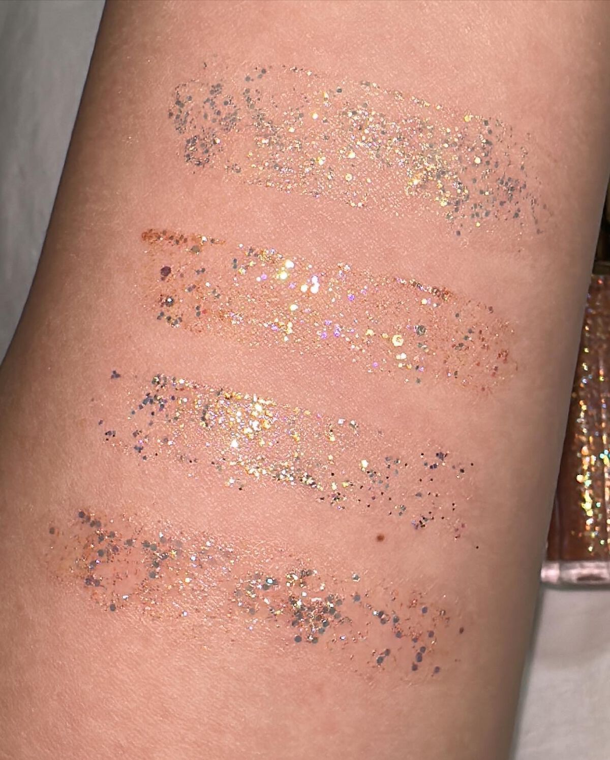 パラダイス シャイン アイ シークイン/DEAR DAHLIA/リキッドアイシャドウを使ったクチコミ(4枚目)