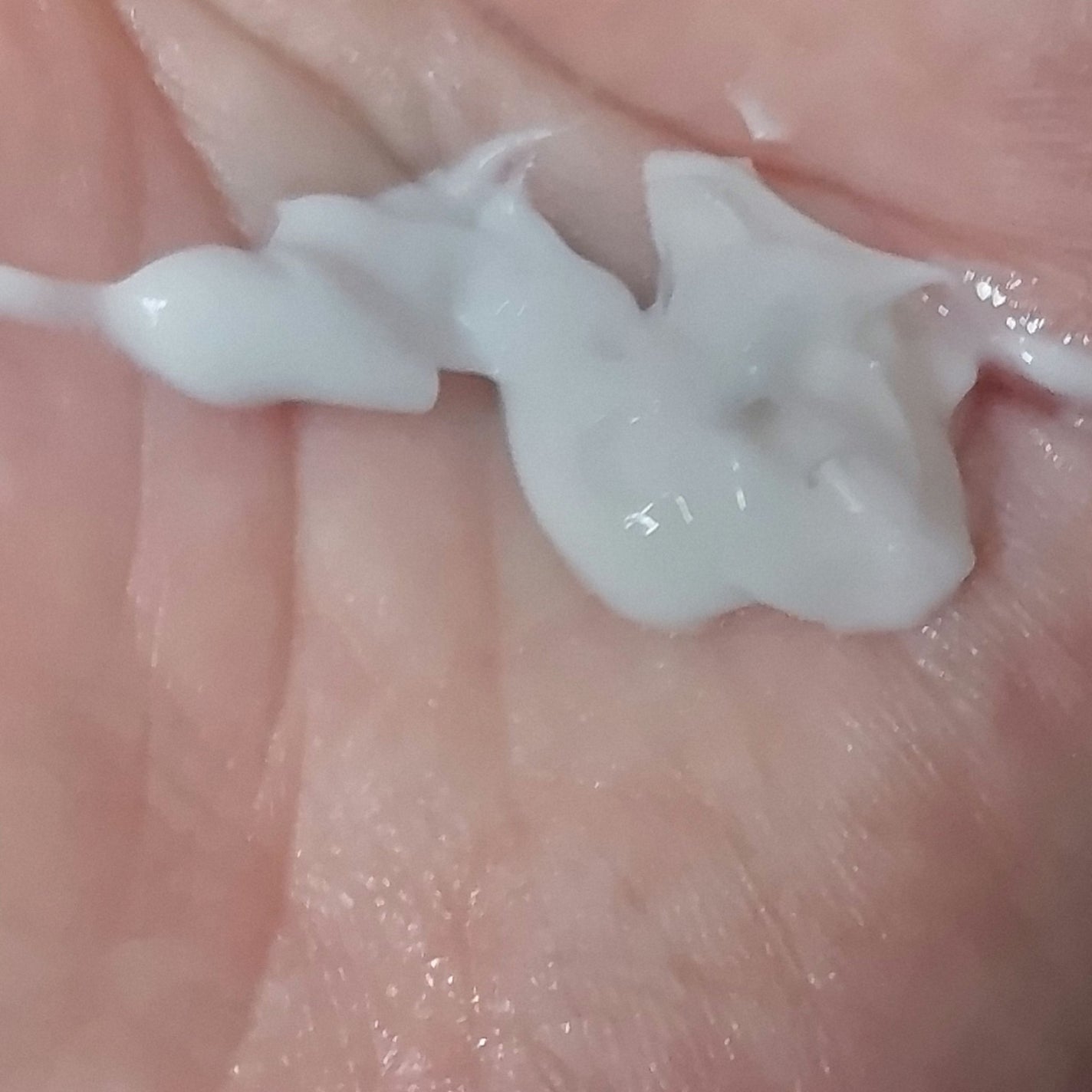 ル リフト クレーム ユー/CHANEL/アイケア・アイクリームを使ったクチコミ(5枚目)