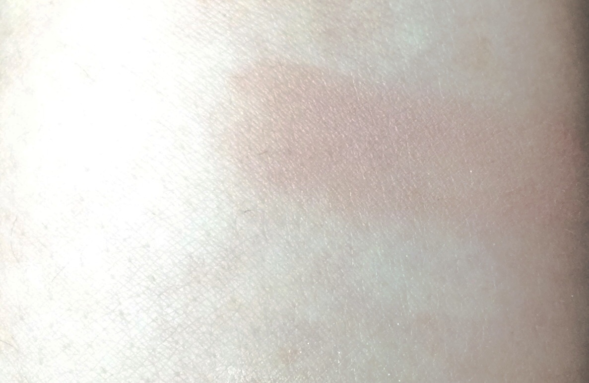 AQ アイシャドウ 02/DECORTÉ/単色アイシャドウを使ったクチコミ（2枚目）