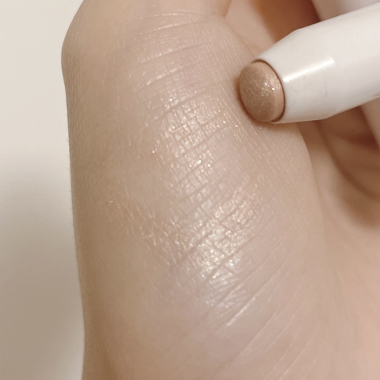 シルキースムースアイクレヨン No.03 シャンデリアベージュ/キャンメイク/リキッドアイシャドウを使ったクチコミ（2枚目）