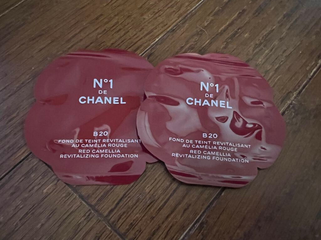 フリュイド ファンデーション N°1 ドゥ シャネル /CHANEL/リキッドファンデーションを使ったクチコミ(1枚目)