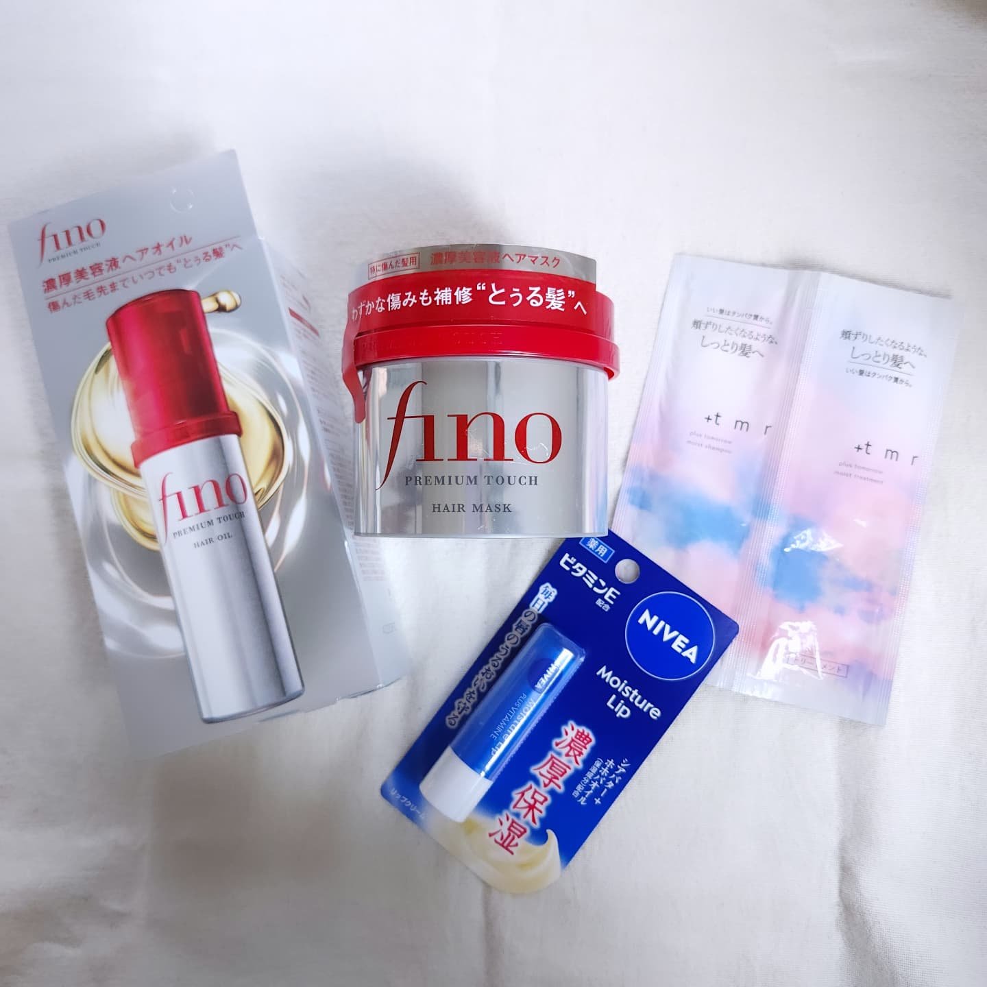 ୨୧フィーノ୨୧ 
𓈒 𓏸 𓐍  𓂃 𓈒𓏸 𓂃◌𓈒𓐍 𓈒
リピ買いです！

ドンキでオイルの方が200円引きクーポンが出ていて
安く買うことが出来ました。

セットで使うと
しっとりまとまっていい感じです！

 𓈒 �