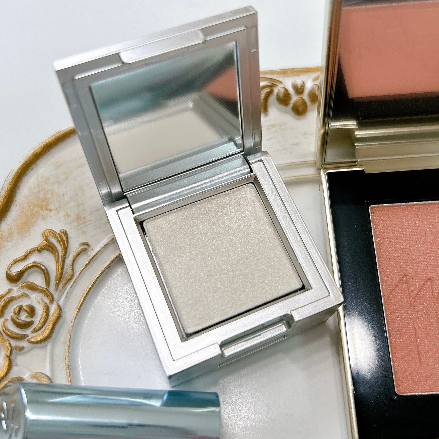 ストロビングフェイスキューブ/TWO SLASH FOUR/ハイライトを使ったクチコミ(4枚目)