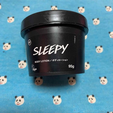 LUSH
Sleepy body lotion
95 g

現在3個目使用中。
香りが素晴らしい。
ラベンダー+トンカの香りで
甘いけど甘すぎず
リラックスできる香りです。

脚が乾燥してやばい時期に
