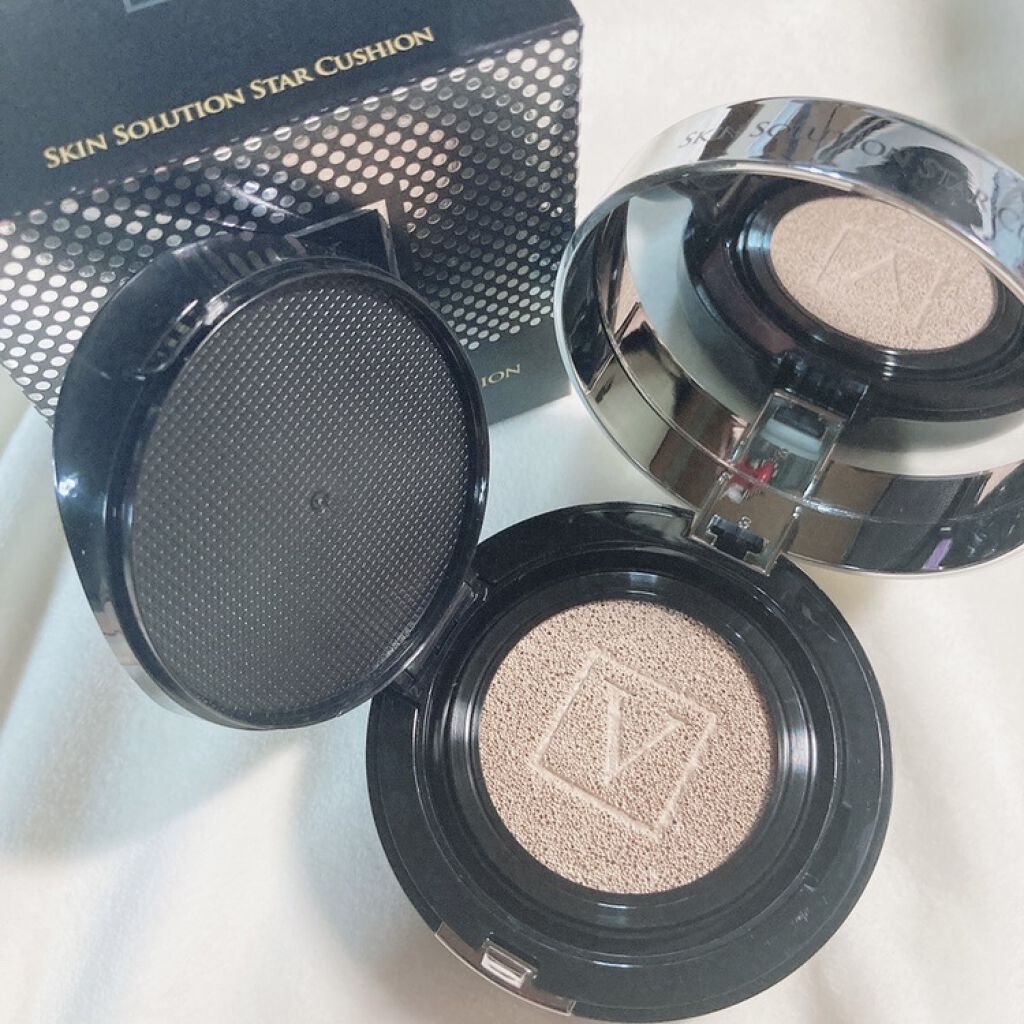 FAU
スキンソリューションスタークッション

pippinを通してgiftingでいただきました♡

日本に上陸した韓国の大人気ブランド
FAUのクッションファンデ♡

最初は結構明るめだな、、って思ったけど
薄ーく肌に伸ばすと自然に馴染