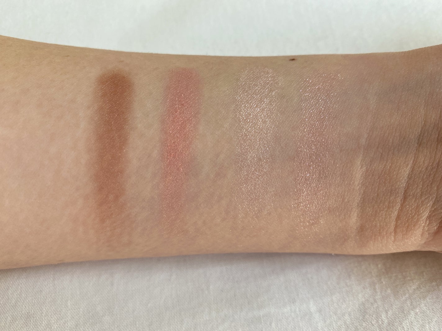 ベージュトーンアイシャドウ/CEZANNE/アイシャドウパレットを使ったクチコミ(3枚目)